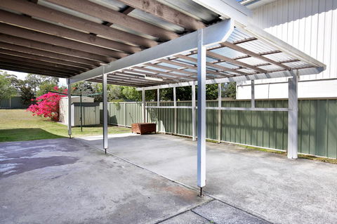 Hayes Beach House I Award Winner I 4 Mins To Beach - Accommodation Rockhampton 18