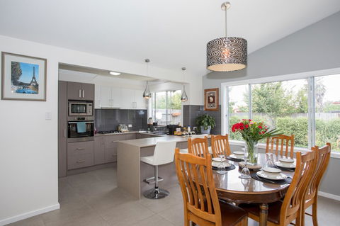 Armidale Cottage - House 2 - Accommodation Rockhampton 18