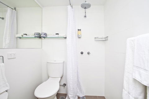 Manly Paradise Motel & Apartments - Accommodation Rockhampton 9