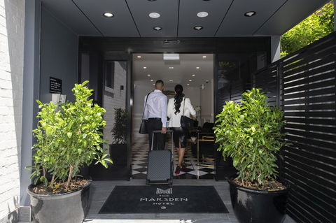Holiday Inn & Suites - Parramatta Marsden Street, An IHG Hotel - Accommodation Rockhampton 12
