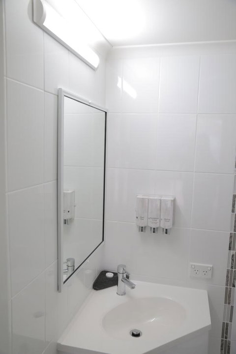 Sapphire Waters Motor Inn - Accommodation Rockhampton 11