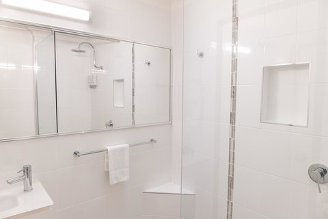 Sapphire Waters Motor Inn - Accommodation Rockhampton 3