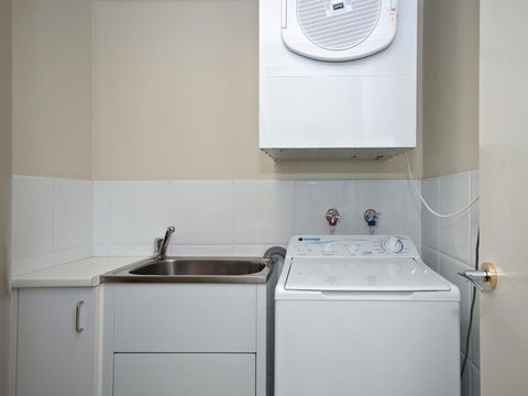 Messines Street, Breakwater Apartment, 104 - Accommodation Rockhampton 10
