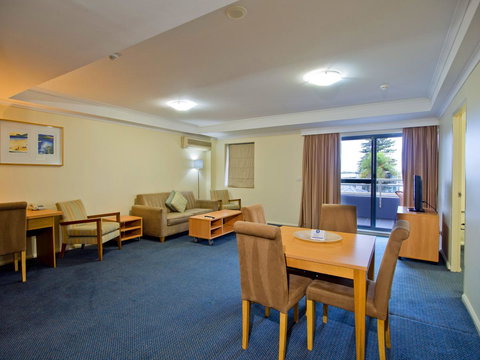 Oaks The Entrance Waterfront Suites - Accommodation Rockhampton 8