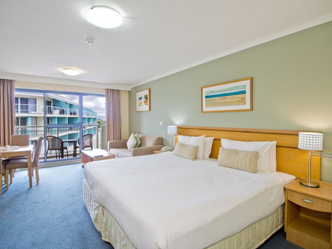 Oaks The Entrance Waterfront Suites - Accommodation Rockhampton 10
