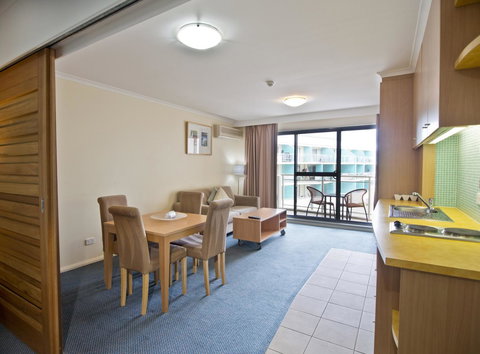Oaks The Entrance Waterfront Suites - Accommodation Rockhampton 11
