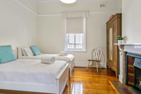 Oversized 2 Bedroom Manly Beach House - Accommodation Rockhampton 5