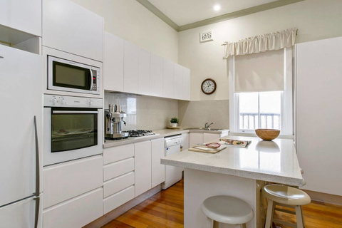 Oversized 2 Bedroom Manly Beach House - Accommodation Rockhampton 3