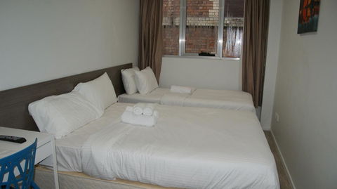 Dixon Residences - Accommodation Rockhampton 8