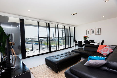 Brand New Executive Apartment - Accommodation Rockhampton 21