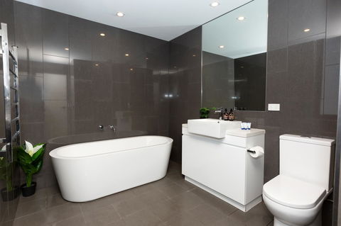 Brand New Executive Apartment - Accommodation Rockhampton 10