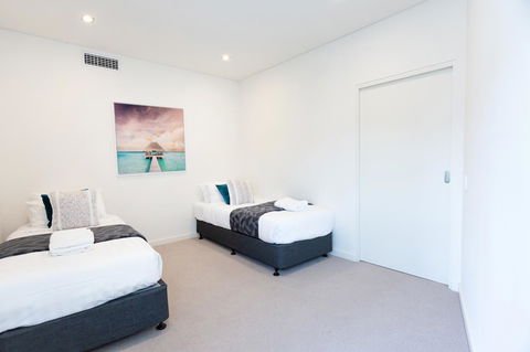 Brand New Executive Apartment - Accommodation Rockhampton 15
