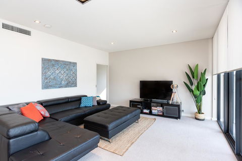 Brand New Executive Apartment - Accommodation Rockhampton 22
