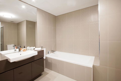 The Junction Palais - Modern And Spacious 2BR Bondi Junction Apartment Close To Everything - Accommodation Rockhampton 3