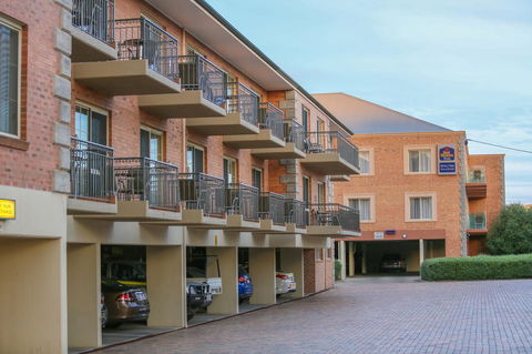 Best Western Plus Hovell Tree Inn - Accommodation Rockhampton 1