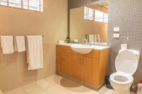 Belmont - Accommodation Rockhampton 12