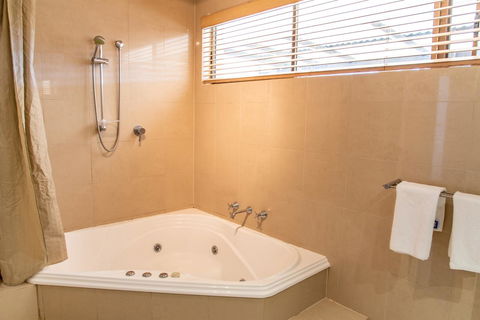 Belmont - Accommodation Rockhampton 11