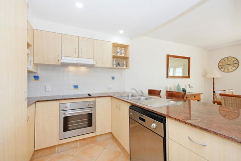 The Cove Yamba - Accommodation Rockhampton 3