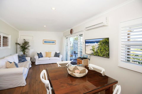 Jervis Bay Beach Shack I Pet Friendly - Accommodation Rockhampton 0