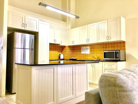 Boathouse Resort (Water Front) - Accommodation Rockhampton 20