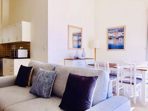 Boathouse Resort (Water Front) - Accommodation Rockhampton 8