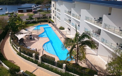 Boathouse Resort (Water Front) - Accommodation Rockhampton 0