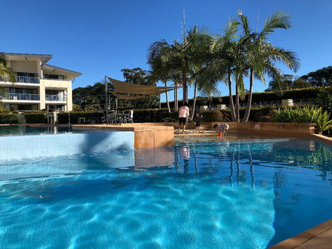 Boathouse Resort (Water Front) - Accommodation Rockhampton 11