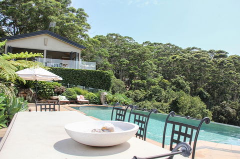 The Outlook Cabana - Accommodation Rockhampton 13