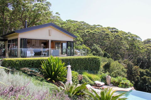 The Outlook Cabana - Accommodation Rockhampton 10