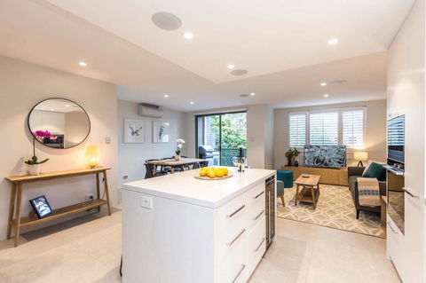 Nobbs Â· Executive 2 Storey Sydney Apartment With Pool - Accommodation Rockhampton 2