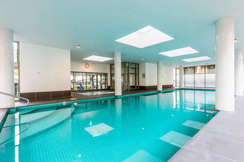 Nobbs Â· Executive 2 Storey Sydney Apartment With Pool - Accommodation Rockhampton 13