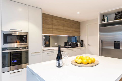 Nobbs Â· Executive 2 Storey Sydney Apartment With Pool - Accommodation Rockhampton 3