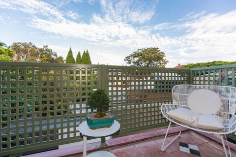 Nobbs Â· Executive 2 Storey Sydney Apartment With Pool - Accommodation Rockhampton 15