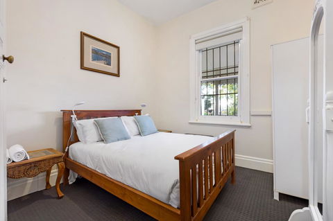 Drummoyne 3 Bedroom Home (62ALE) - Accommodation Rockhampton 3