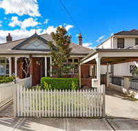 Drummoyne 3 Bedroom Home 62ALE - Accommodation Rockhampton