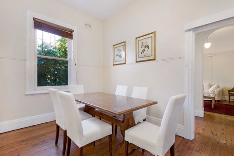 Drummoyne 3 Bedroom Home (62ALE) - Accommodation Rockhampton 4
