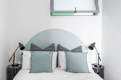 Large Light Luxe 3BDR 2BA Free Parking - Walk To Sydney Uni And RPA - Accommodation Rockhampton 10