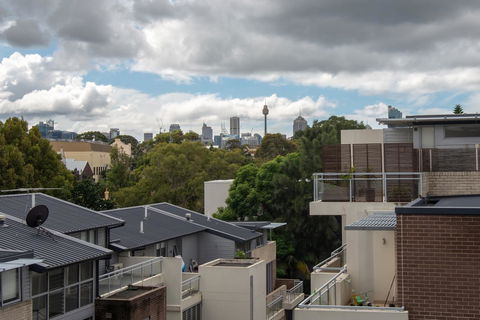 Large Light Luxe 3BDR 2BA Free Parking - Walk To Sydney Uni And RPA - Accommodation Rockhampton 2