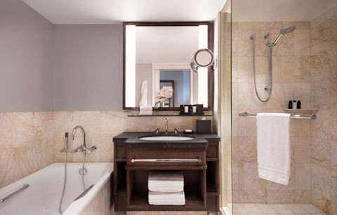 Four Seasons Hotel Sydney - Accommodation Rockhampton 5