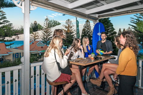 Mad Monkey Hostel Coogee Beach - Accommodation Rockhampton 1