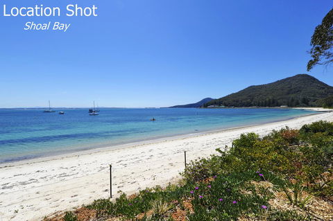 Ronald Avenue 1/65 - Shoal Bay - Accommodation Rockhampton 10