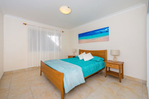 Ronald Avenue 1/65 - Shoal Bay - Accommodation Rockhampton 7