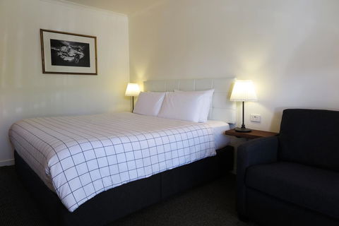 Summerhill Motor Inn - Accommodation Rockhampton 1