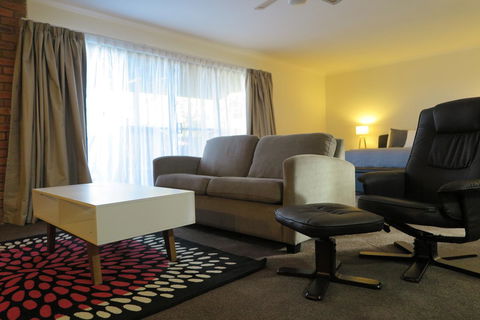 Summerhill Motor Inn - Accommodation Rockhampton 40