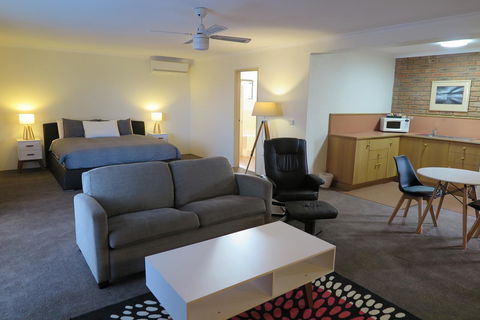 Summerhill Motor Inn - Accommodation Rockhampton 38