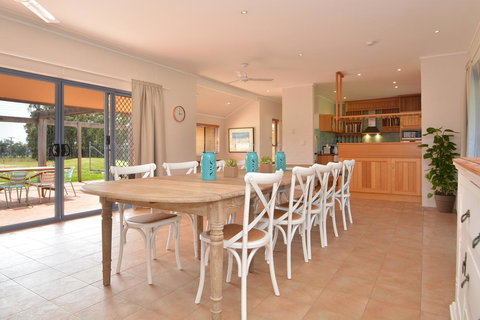 JE Guesthouse, Central To All The Hunter Valley Has To Offer - Accommodation Rockhampton 0