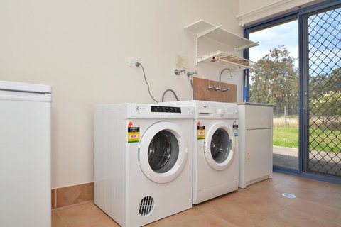 JE Guesthouse, Central To All The Hunter Valley Has To Offer - Accommodation Rockhampton 38