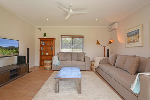 JE Guesthouse, Central To All The Hunter Valley Has To Offer - Accommodation Rockhampton 3