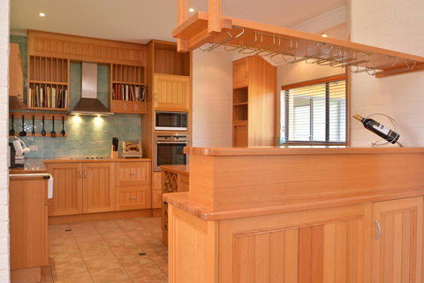 JE Guesthouse, Central To All The Hunter Valley Has To Offer - Accommodation Rockhampton 11