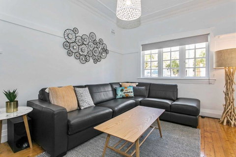Seaspray - Manly Beach Apartment Close To The Sand - Accommodation Rockhampton 5